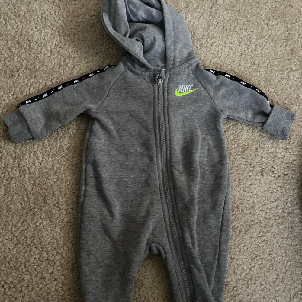 Nike Gray Kids One Piece 3 month